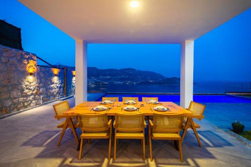Deniz Manzaralı Geniş Tatil Villası (Deniz Manzaralı Genis Tatil Villası) in جيليميس