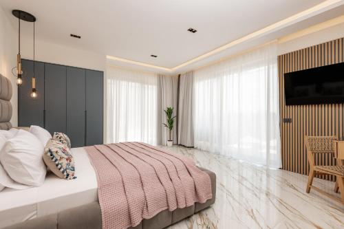 Boheme Villas close access to Laganas Resort in Kalpaki