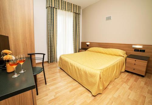 Hotel Mary Rose - main image