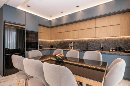 virtuve, Boheme Villas close access to Laganas Resort in Kalpaki