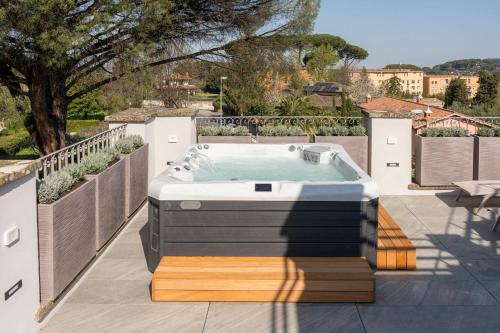 ทัศนียภาพ, VILLA MADRE Suites e Private Spa in กร็อตตาแฟร์ราตา