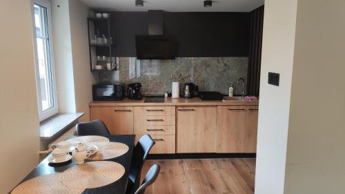 Apartment with Mountain View