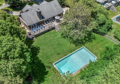 Villa Revello - Luxury with pool - image 2