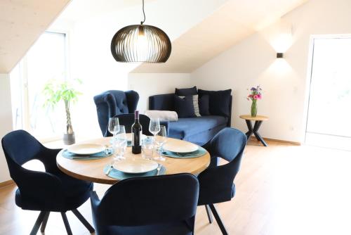 cozy cube 1, nah an der Messe München den Bergen und Seen (cozy cube 1 Luxury Apartments, nah an der Messe, 30 Minuten zu den Bergen und Seen, 20 Minuten nach ) in 格隆