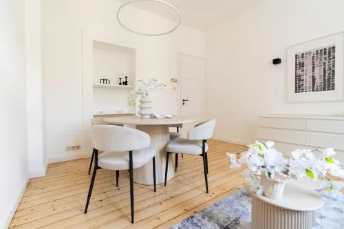 2BR Apartment - ZENTRAL - MODERN - WIFI - KAFFEE - BUSINESS - NETFLIX in Wiesbaden, Deutschland