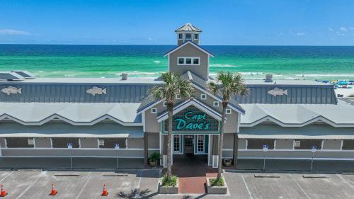 Blue Paradise near Destin Harbor Boardwalk