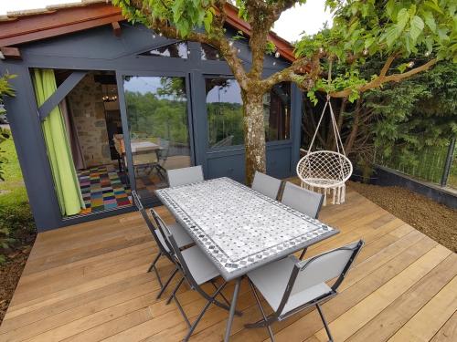 Iekārtas, Maison en pierre avec piscine in Bétaille (Midi-Pyrenees)