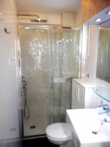 Familia City Center Apartments - image 7