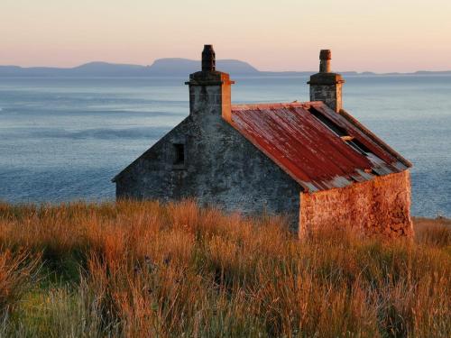 Skats, Raasay Holiday Cottage in Melvaig
