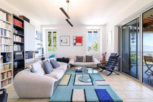 VILLA MONTE CRISTO - Villa conviviale a Nice - Superbe vue, piscine et jeux en plein air in La Fontaine Sainte