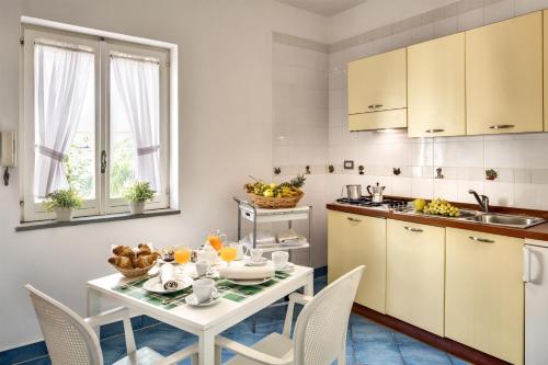 Terraza/balcón, Gocce Di Capri - Hotel & Serviced Residence in Massa Lubrense