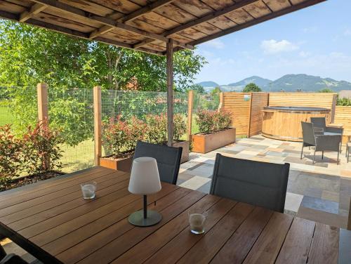 Ferienwohnung Goasnstoi - mit HotTub und Bergblick im Inntal in Flintsbach am Inn