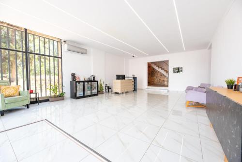 Stone Palace Hotel - image 11