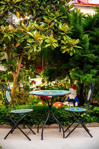 Hotel-Apartments Roxy&Maryo – Eforie Nord, CA