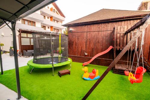 Hotel-Apartments Roxy&Maryo – Eforie Nord, CA