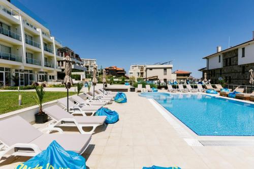 Ieeja, APOLONIS hotel in Sozopole