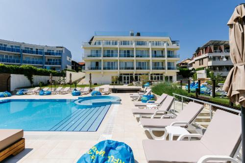 Ieeja, APOLONIS hotel in Sozopole