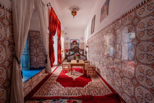 Double Room with Patio image 6