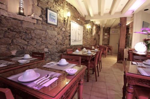 المرافق, Hotel des Abers in Intra Muros