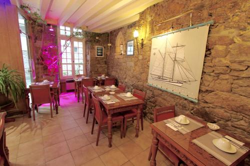 المرافق, Hotel des Abers in Intra Muros