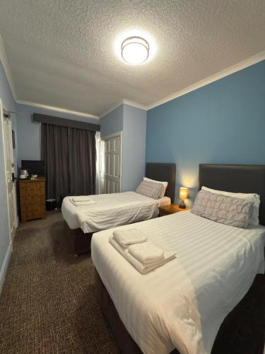 Douglas Arms Hotel Room Type - Deluxe Triple Room