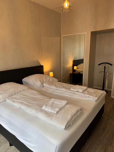 Cologne Apartments, direkt am Dom Zentrum großes 3 Zimmer Studio 50 qm in Köln, Deutschland