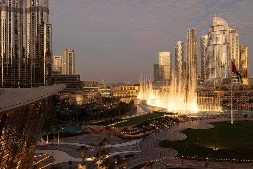 2BR Walk to Burj Mall & Opera Pool View, Dubái (foto 2)
