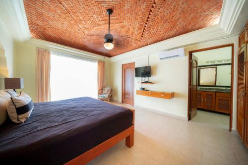 Villa with 4 Bedrooms - Spacious Oceanview with private Pool At Pura Vida in Playa del Carmen, Mexico