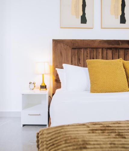 Cosy by APEN - Lux 2 bedroom apartment with fast wifi and city views - image 3