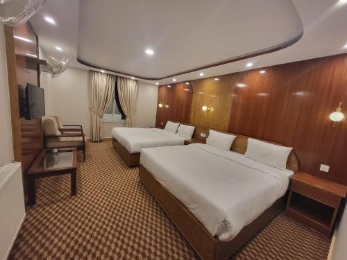 Dolphin Lodge - main image
