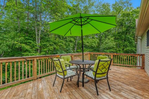 Faciliteter, Otter Manor - WIFI|Fire Pit|Gameroom|Private Trail in Hancock (MD)