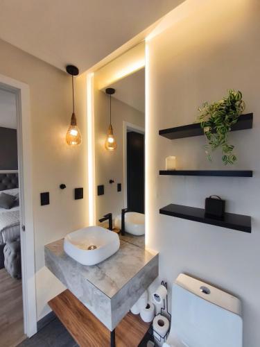 Suite with City View image 10