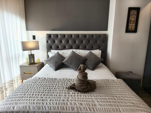 Suite with City View image 3