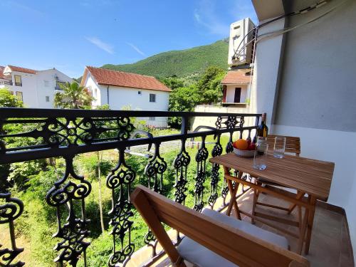 Surrounding environment, Apartments Skipper bay Baosici in Denovici