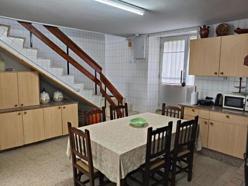 Casa rural con amplio terreno privado in Ambroa