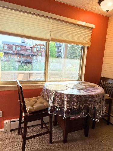 Cozy Riverfront Retreat Just 7 Minutes from the Resort with Hot Tub and Pool