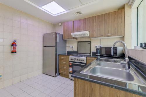 Apartment in Downtown As Dormitory Room for male in Dubái