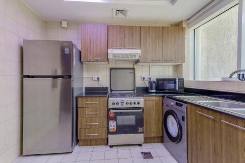 Apartment in Downtown As Dormitory Room for male in Dubái