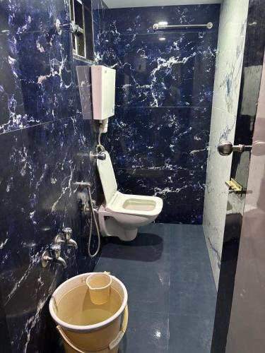 ห้องน้ำ, Asian Dormitory in มุมไบตอนใต้