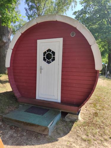 TinyHouse "Comet" am See, an der Mecklenburger Seenplatte in Fürstenberg-Havel, Deutschland