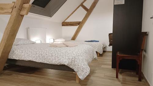 3 twin beds