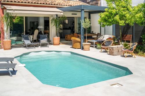 Maison de Ville avec Piscine & Jardin à 5 min de Cannes