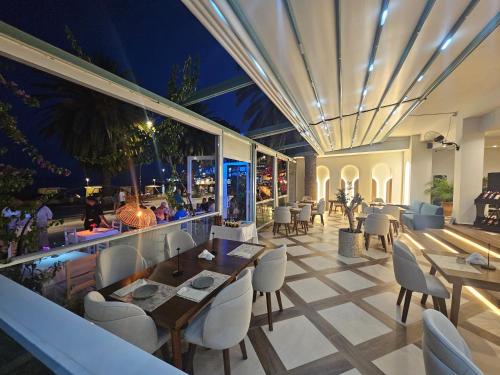 Hotel Pini – Saranda, OR