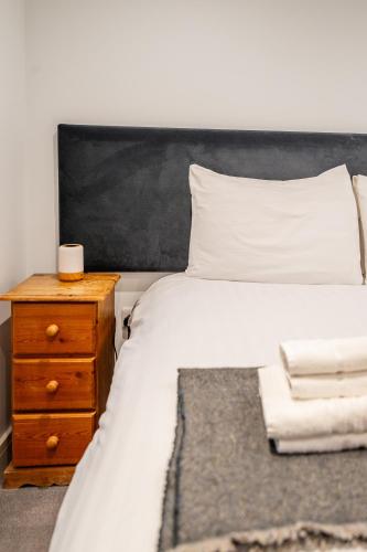 Two-Bedroom Apartment image 6