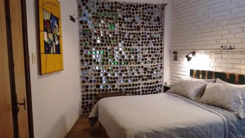 Bottle Wall Room on Pedestrian Street Great Location en Ciudad Vieja — other in Pérez Castellano 1365 apto. 201, Montevideo, 11005, Uruguay