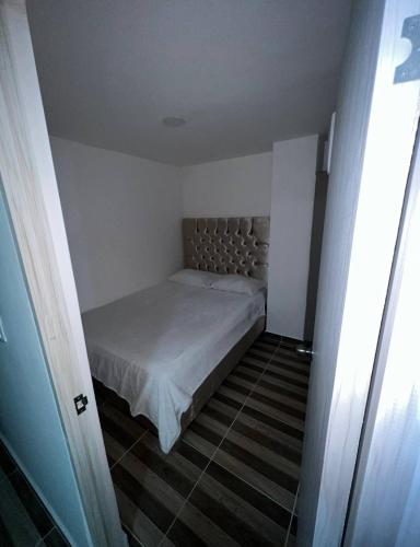 Apartment image 7