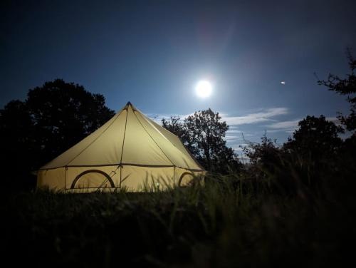Barefoot Retreats in Hever
