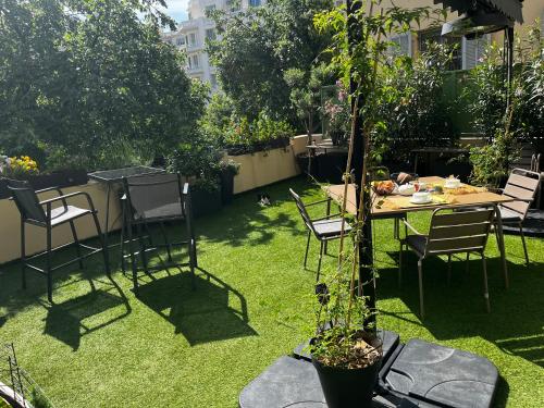 Chambre Vue Jardin Alsace Lorraine Victor Hugo, Nice (photo 4)