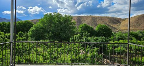 Arevot Ojakh in Areni