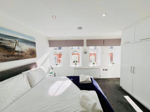 The Barbican Penthouse - image 6